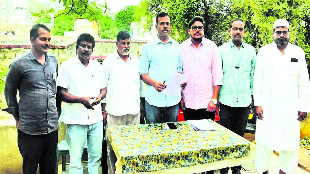 CITU: ఔట్‌ సోర్సింగ్‌ ఉద్యోగులకు భద్రత కల్పించాలి 