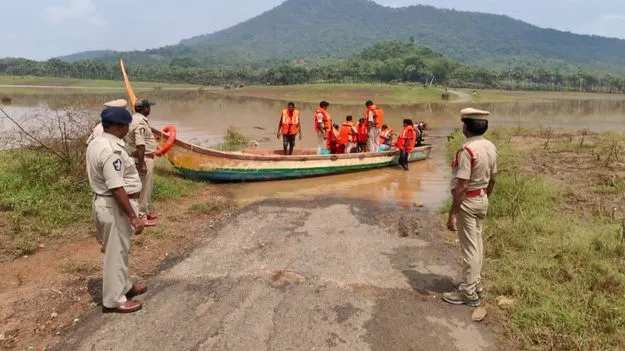 గల్లంతైన మహిళల్లో ఒకరి మృతదేహం లభ్యం