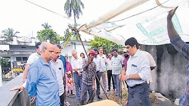 పెద్దేవంలో గేదెలకు బి.కోలి, పొట్ట జలగ వ్యాధి