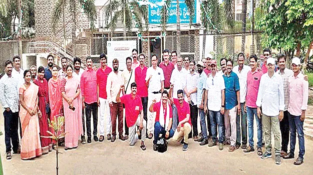 యుటీఎఫ్‌ నాయకుల అరెస్టు