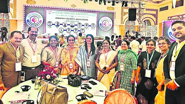 MLA: మహిళా సాఽధికారతలో ఏపీ ఆదర్శం 