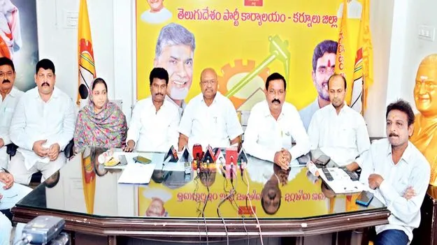 వైసీపీ అక్రమాలపై చర్చకు సిద్ధమా? : సోమిశెట్టి 