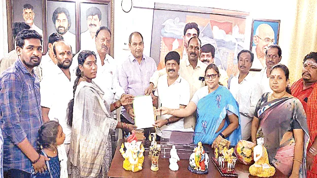  బాలలకు పౌష్టికాహారం అందించండి: ఎమ్మెల్యే  