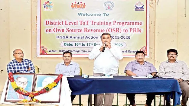 గ్రామాల్లో ఆదాయ వనరులు సృష్టించాలి