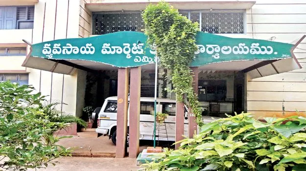    కూలి కోసం సమ్మెకు సై 