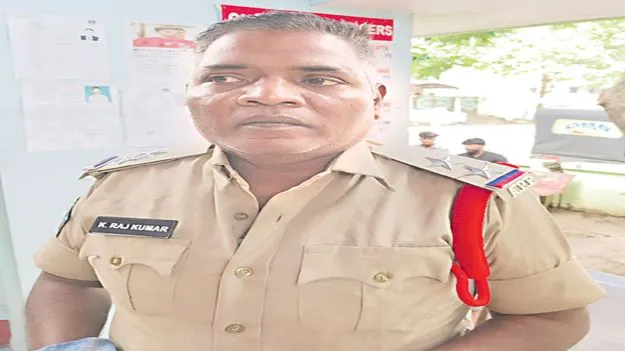 నకిలీ ఎస్‌ఐ అరెస్టు