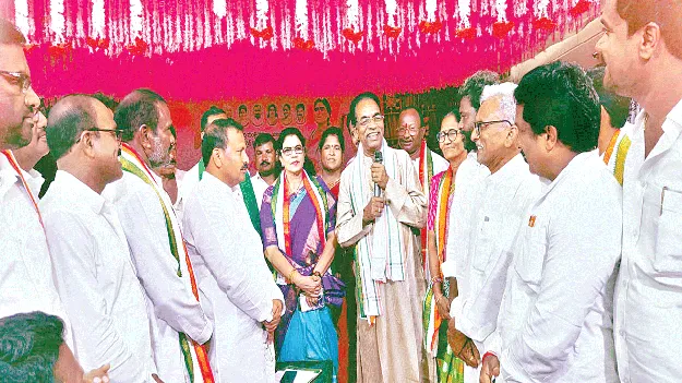   త్వరలో కొత్త డీసీసీని ప్రకటిస్తాం