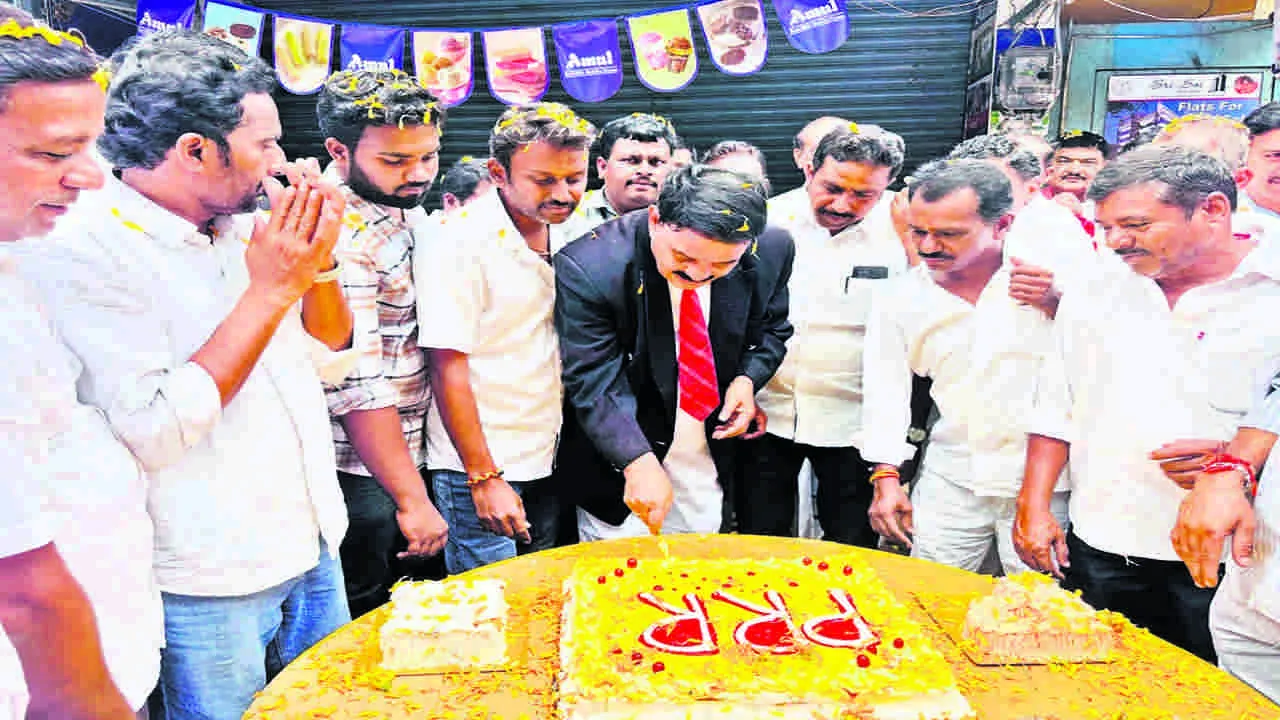 TDP: అట్టహాసంగా ‘పల్లె’ జన్మదిన వేడుకలు