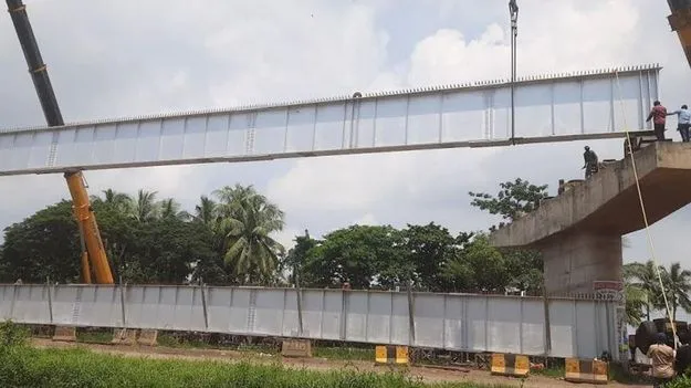 ఉండి–ఆకివీడు రోడ్డులో చురుకుగా ఆర్వోబీ నిర్మాణం