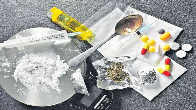 Drug Manufacturing Busted: రోజు కూలీగా వెళ్లి.. గుట్టురట్టు చేసి..