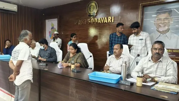 పీజీఆర్‌ఎస్‌ అర్జీలపై శ్రద్ధ పెట్టాలి 