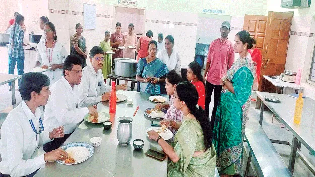 విద్యార్థులకు నాణ్యమైన భోజనం అందించాలి