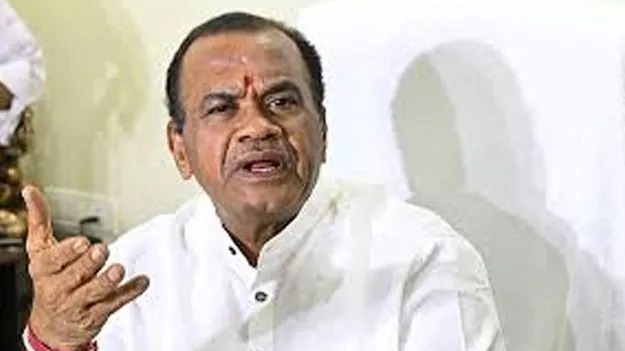 Komatireddy Venkat Reddy: ఆర్‌ఆర్‌ఆర్‌పై 22న కీలక భేటీ