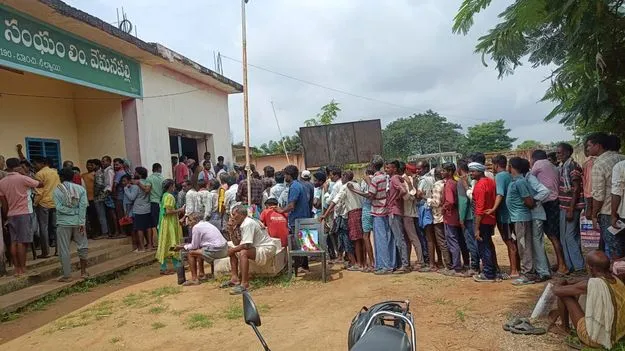 యూరియా కోసం ఆందోళన చెందవద్దు