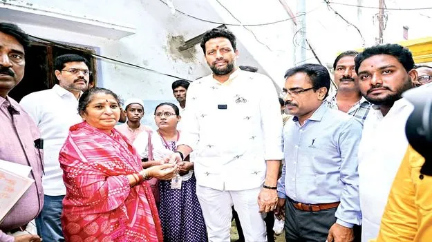 అర్హులందరికీ పింఛన్లు