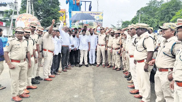 అమరవీరుల త్యాగాలు మరువలేనివి