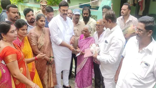 దివ్యాంగులందరికీ పింఛన్ల పంపిణీ