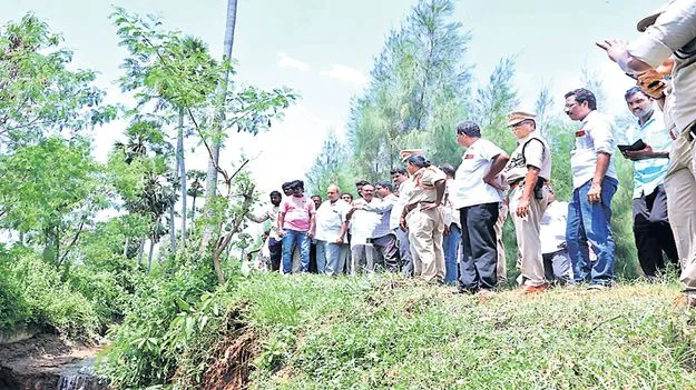 మల్లవరం ఛానల్‌ గండిని వెంటనే పూడ్చండి