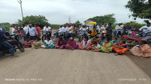 బ్లాస్టింగ్‌లతో పంటలు దెబ్బతింటున్నాయి