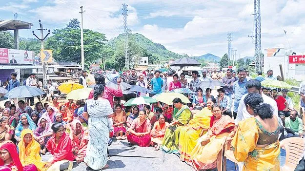 చింతలవీధి వాసులు రాస్తారోకో