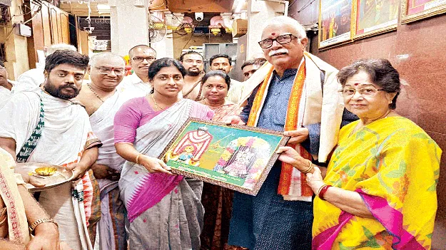 We will develop the Pydimamba temple. పైడిమాంబ ఆలయాన్ని అభివృద్ధి చేస్తాం