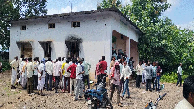 kumaram bheem asifabad- యూరియా కోసం రైతుల ఆందోళన