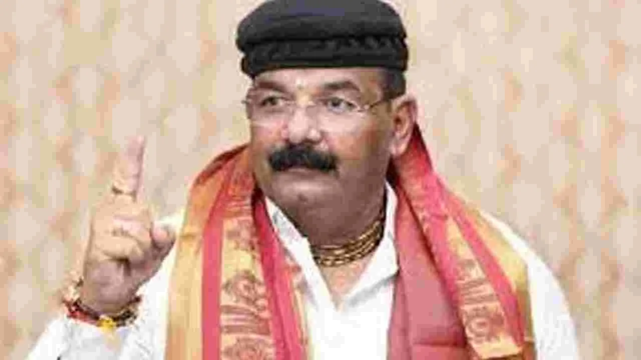 BJP MLA Mahesh Trived: జీతంతో పాటు ఎమ్మెల్యే నిధుల్లో 10% కమీషన్‌