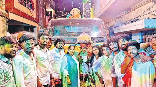 Ganesha Laddu: భక్తి.. కీర్తి.. సేవ!