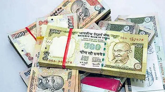 Hyderabad: రూ.2 కోట్ల విలువైన రద్దయిన నోట్ల పట్టివేత