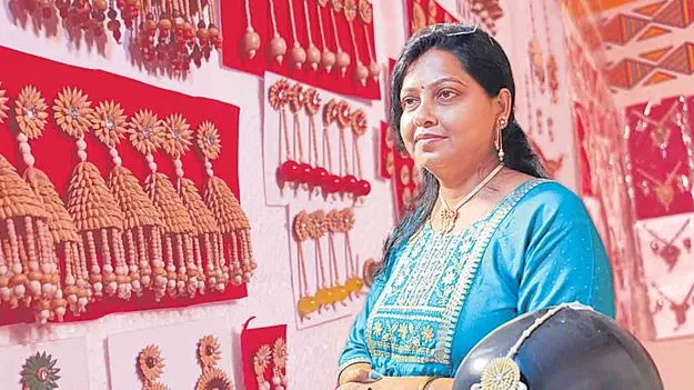 Putul Das Mitra Rice Grains To Jewellery: ధాన్యంతో నగ ధగలు