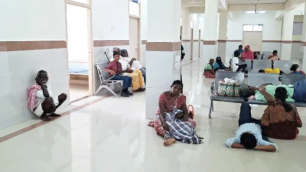 వైద్యుల కోసం ఎదురుచూపులు 