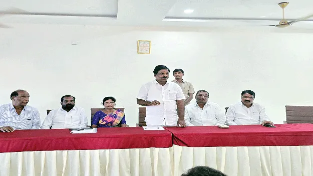 ధాన్యాన్ని ఎప్పటికప్పుడు కొనుగోలు చేయాలి