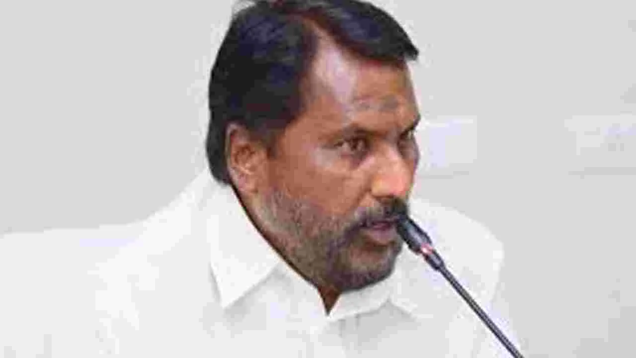 Adluri Lakshman: హరీశ్‌.. గురుకులాలపై రాజకీయాలొద్దు