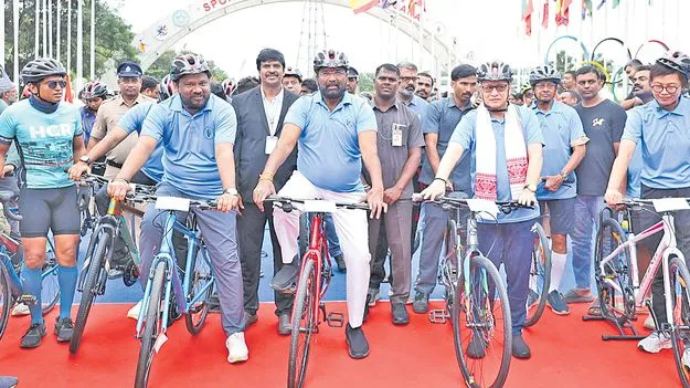National Sports Day: సైక్లింగ్‌ను విస్తృతం చేయాలి: గవర్నర్‌