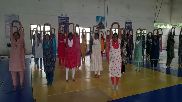 Karimnagar: విద్యార్థులను ఉత్తమ క్రీడాకారులుగా తీర్చిదిద్దాలి