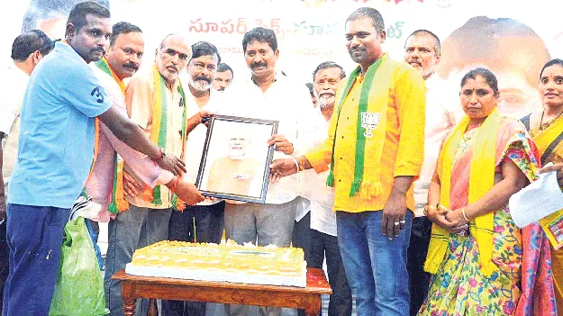 ఘనంగా ప్రధాని మోదీ జన్మదిన వేడుకలు
