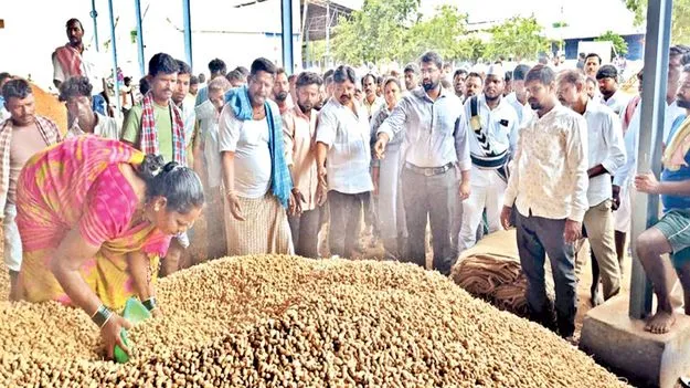 మొండికేశారు..!