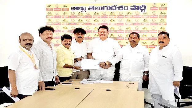 కష్టకాలంలో పనిచేసే వారికి గుర్తింపు 