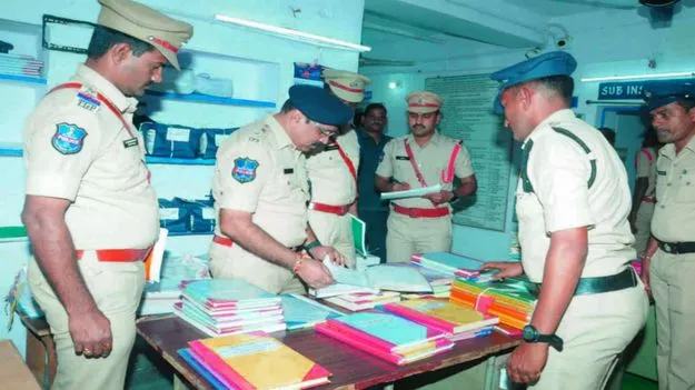 పిర్యాదులపై తక్షణమే స్పందించాలి