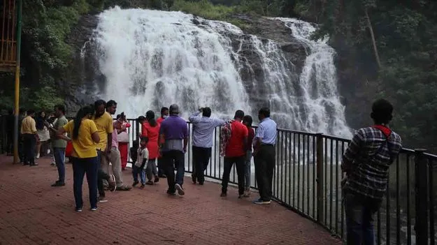 Rainy Season Trip Safety: వర్షాల్లో ట్రిప్‌కు వెళ్తున్నారా