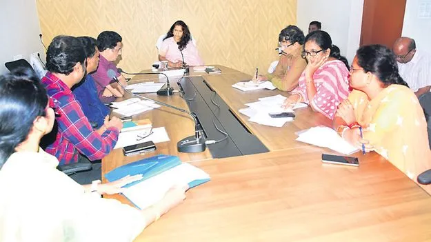 శత శాతం ఉత్తీర్ణత సాధించాలి