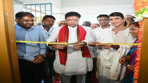 ఆధునిక విద్యపై విద్యార్థులు ఆసక్తి చూపాలి