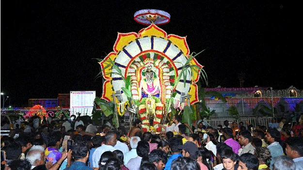 గజ వాహనంపై గజముఖుడి విహారం