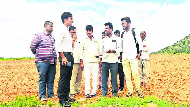 RDO: భూ సమస్యలను వెంటనే పరిష్కరించండి: ఆర్డీఓ