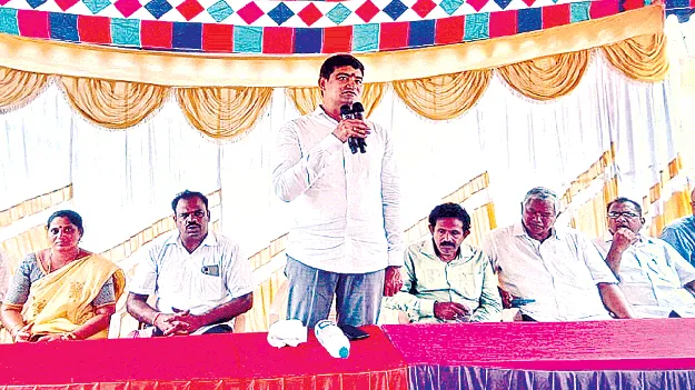 పల్లెల అభివృద్ధికి కలిసికట్టుగా పనిచేద్దాం 