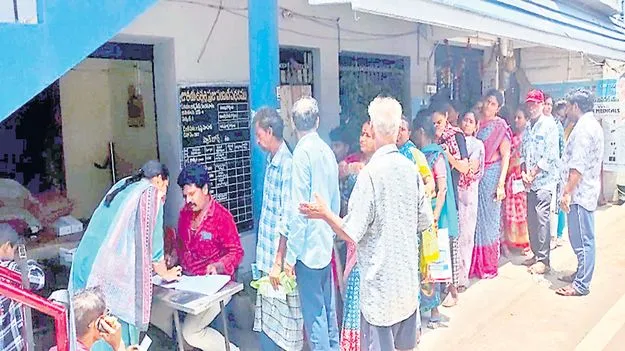 రేషన్‌ డిపోలకు  స్మార్ట్‌ రైస్‌ కార్డులు