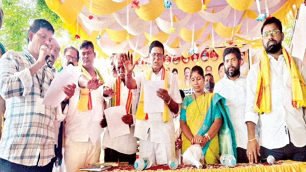   రైతులకు సహకరించాలి: విప్‌