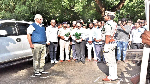 Goa Governor arrives in Vizianagaram గోవా గవర్నర్‌ అశోక్‌గజపతిరాజు విజయనగరం రాక 