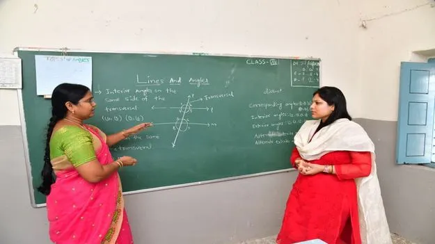 Karimnagar:  విద్యార్థులకు అర్థమయ్యేలా బోధించాలి..