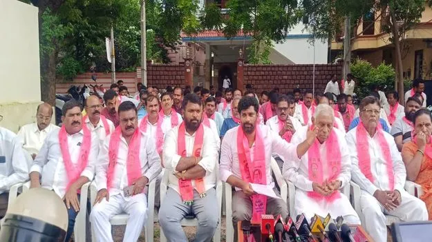 ప్రజల దృష్టిని మరల్చేందుకే కాళేశ్వరంపై అవినీతి కుట్ర 